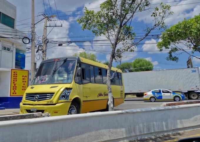 Transportistas de San Juan del Río anuncian alza no autorizada