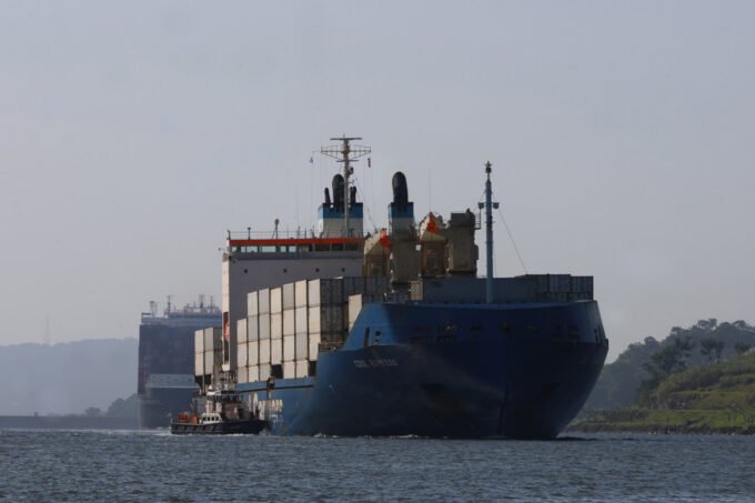 Canal de Panamá refuerza reservas de agua ante El Niño